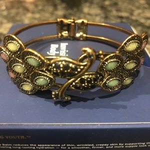 Spring Loaded Interlocking Peacocks Braclet